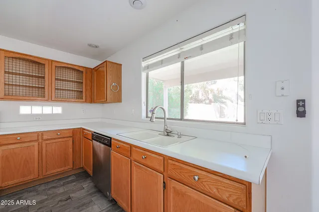 $3,350 | 4432 East Anderson Drive, Phoenix, AZ 85032