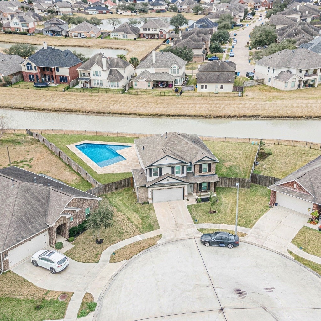 107 Montecito Lane Manvel, TX 77578 - Photo 4 of 49 *Virtually Staged* What could be....