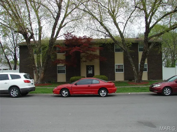 $875 | 304 Estate Drive, Unit B, O'Fallon, IL 62269