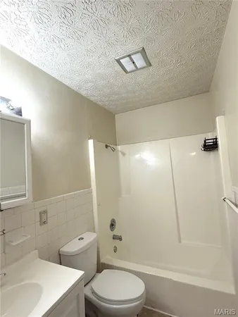 $875 | 304 Estate Drive, Unit B, O'Fallon, IL 62269