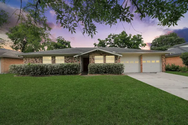 $279,995 | 5815 Effingham Drive, Houston, TX 77035