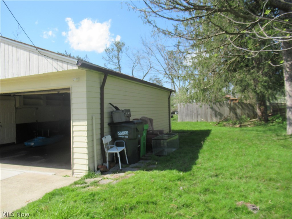 6033 Randy Road Bedford Heights, OH 44146 - Photo 2 of 19