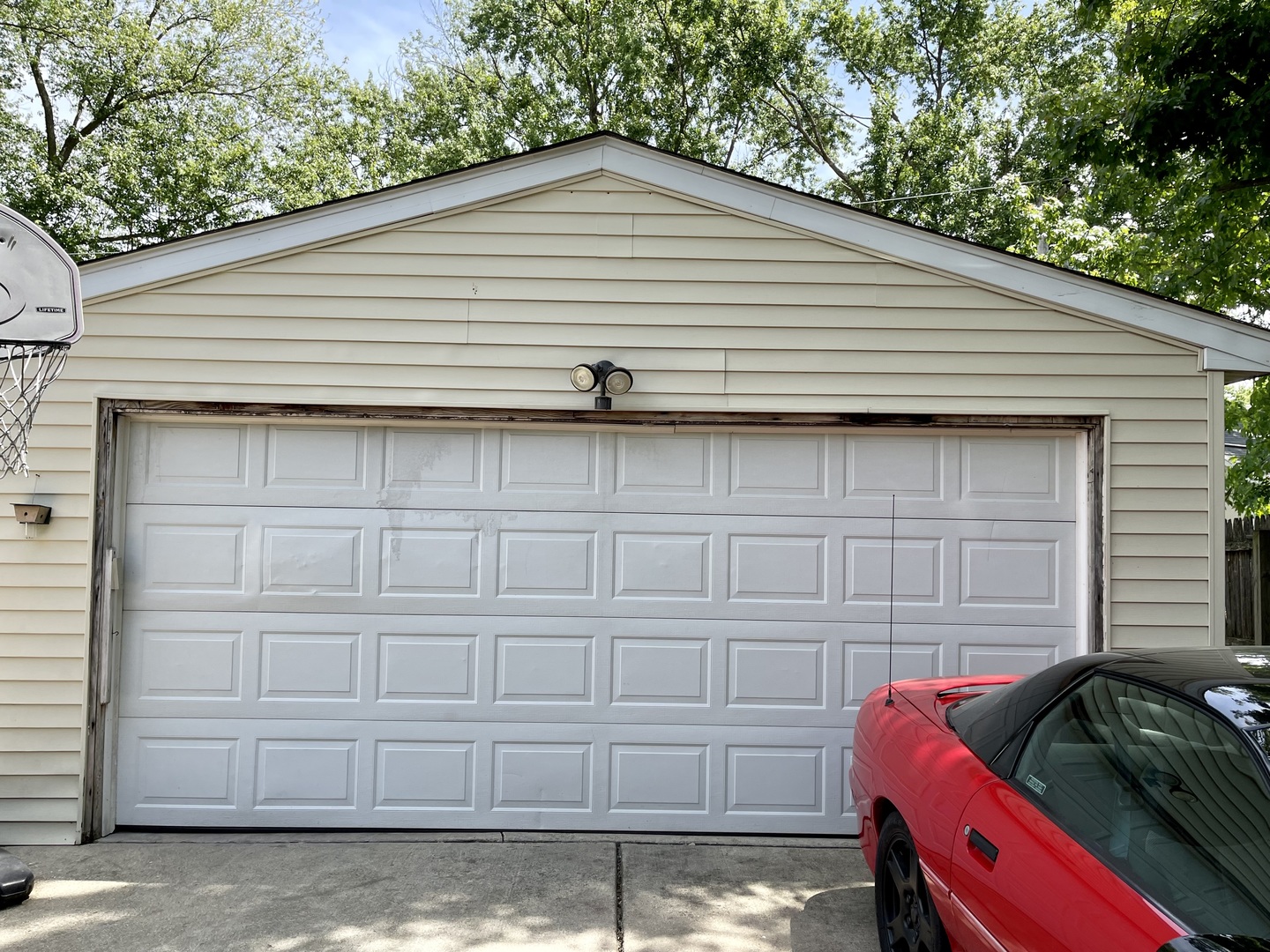 63 Stratford Road Montgomery, IL 60538 - Photo 23 of 24 a front view of a house with garage