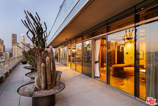 $4,500,000 | 1155 South Grand Avenue, Unit PH2204, Los Angeles, CA 90015