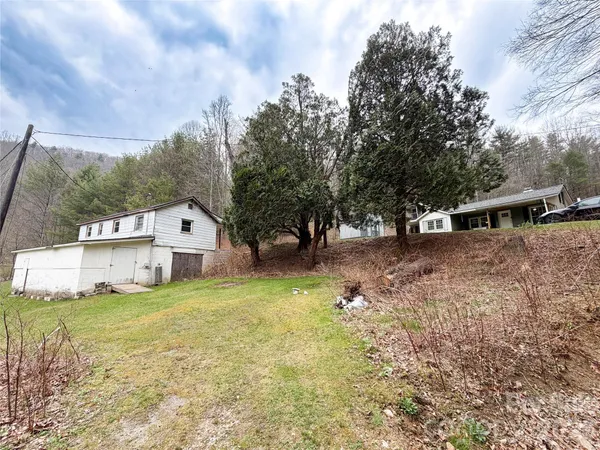 $254,900 | 658 Upper Hanging Rock Road, Spruce Pine, NC 28777