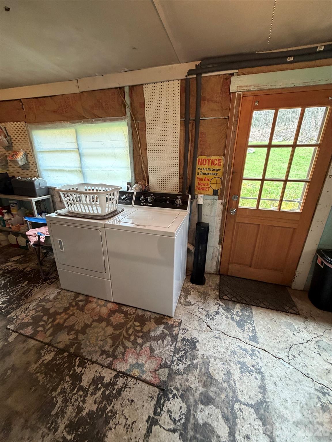 658 Upper Hanging Rock Road Spruce Pine, NC 28777 - Photo 22 of 35 a view of a interior of the house