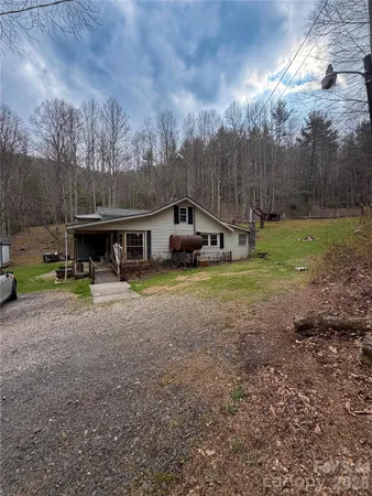 $254,900 | 658 Upper Hanging Rock Road, Spruce Pine, NC 28777