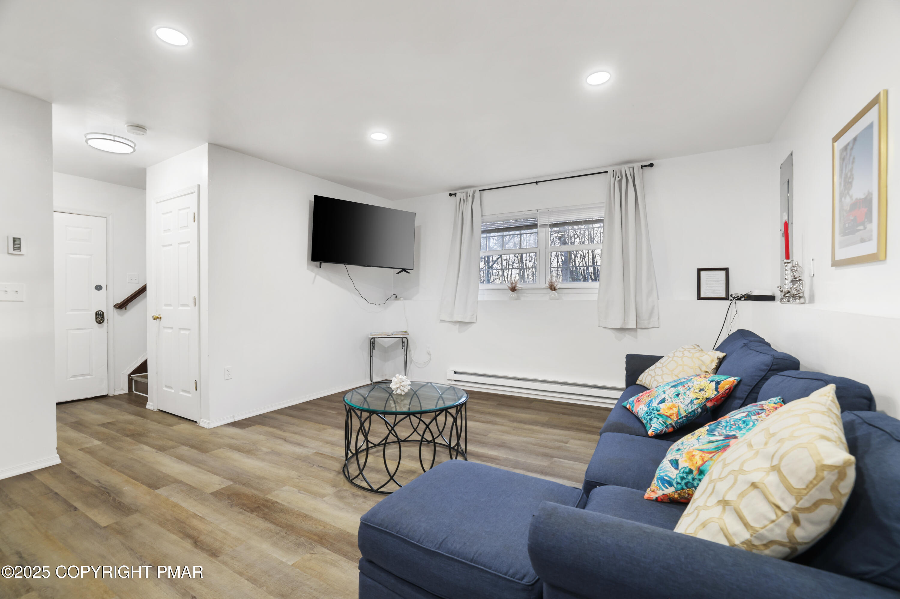 145 Nosirrah Road Albrightsville, PA 18210 - Photo 26 of 41 Family room