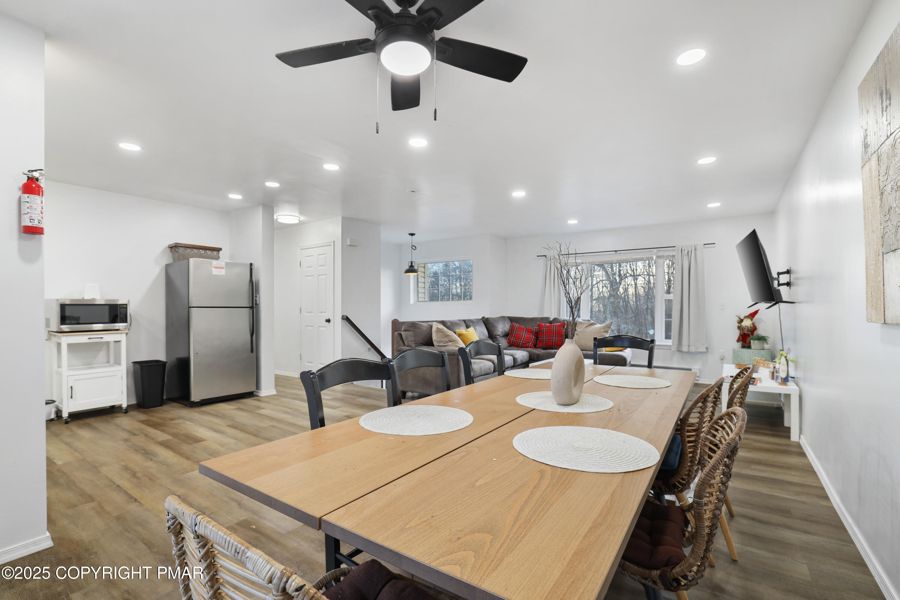 145 Nosirrah Road Albrightsville, PA 18210 - Photo 10 of 41 Dinning