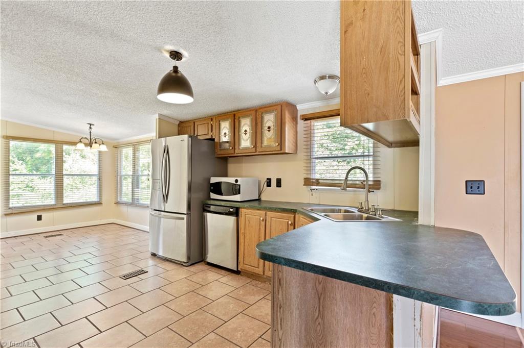 211 Yount Road Eden, NC 27288 - Photo 10 of 33 Gallery Image 10