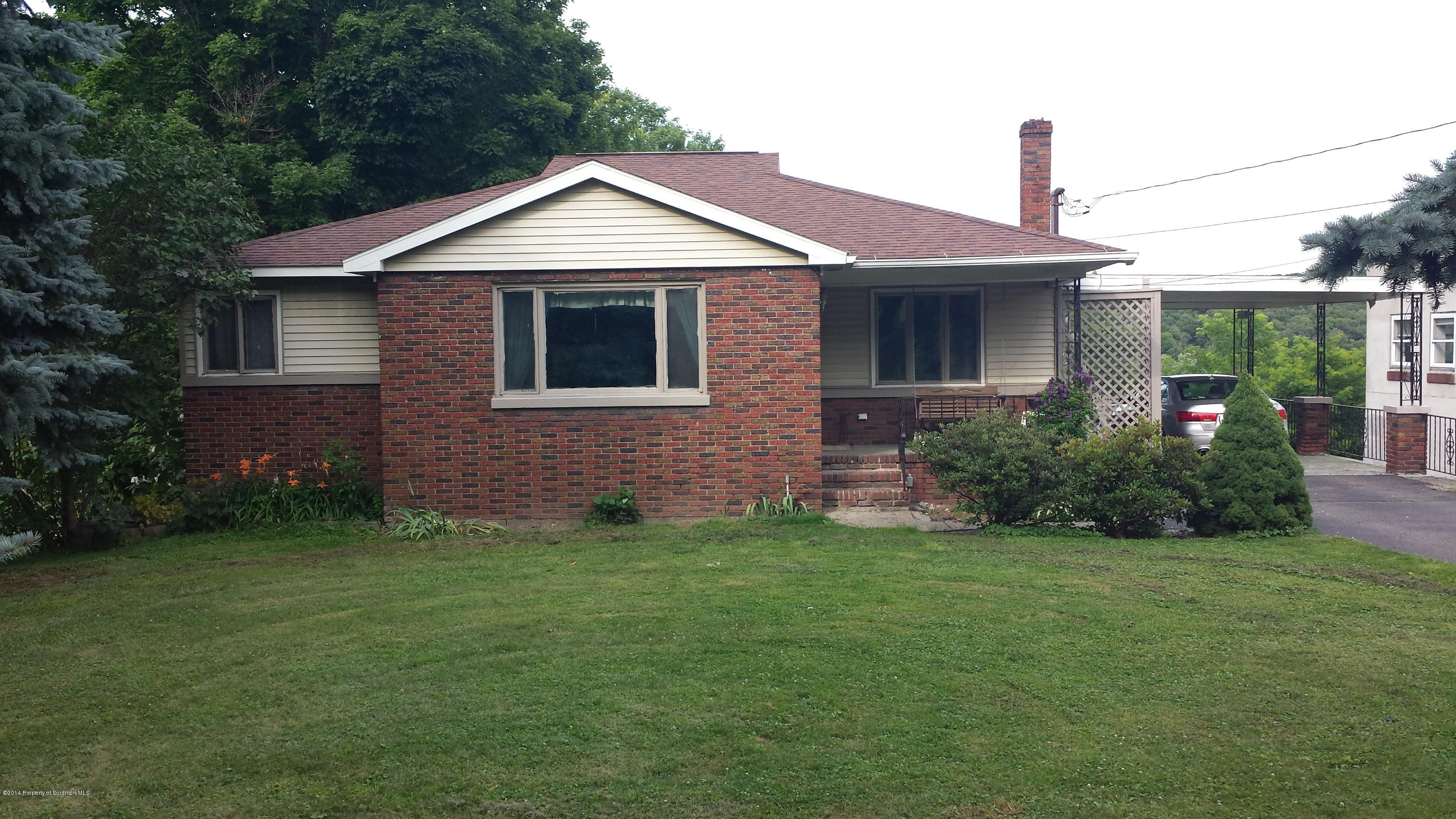 214 State Rte 435 Moscow, PA 18444 - Photo 2 of 40 Gallery Image 2