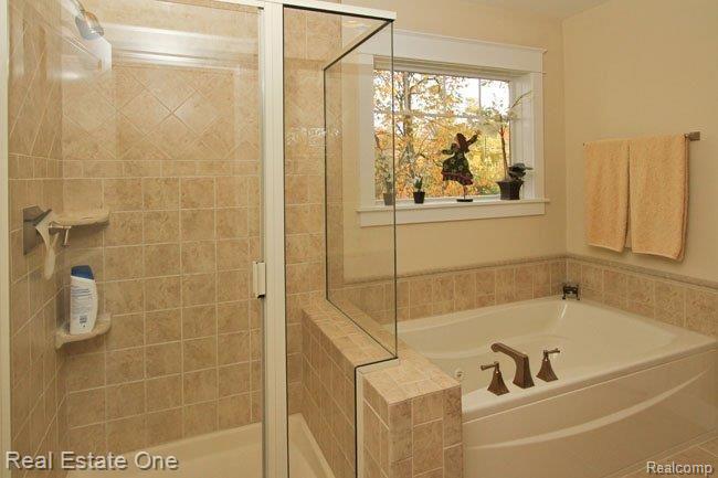 11687 Buno Road Brighton, MI 48114 - Photo 15 of 25 IMG_1129.jpg