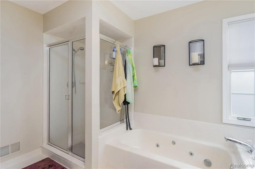 2178 Reagan Drive Rochester Hills, MI 48309 - Photo 18 of 44