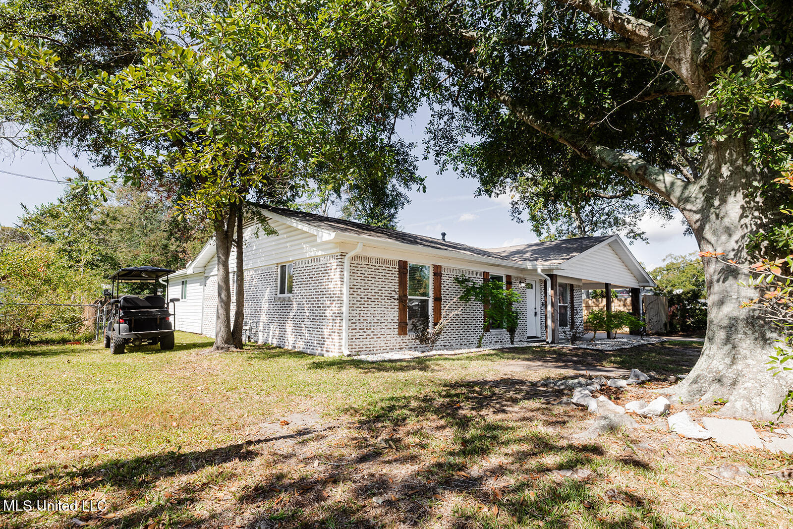 446 Hanley Road Ocean Springs, MS 39564 - Photo 3 of 42 A04A0625-HDR