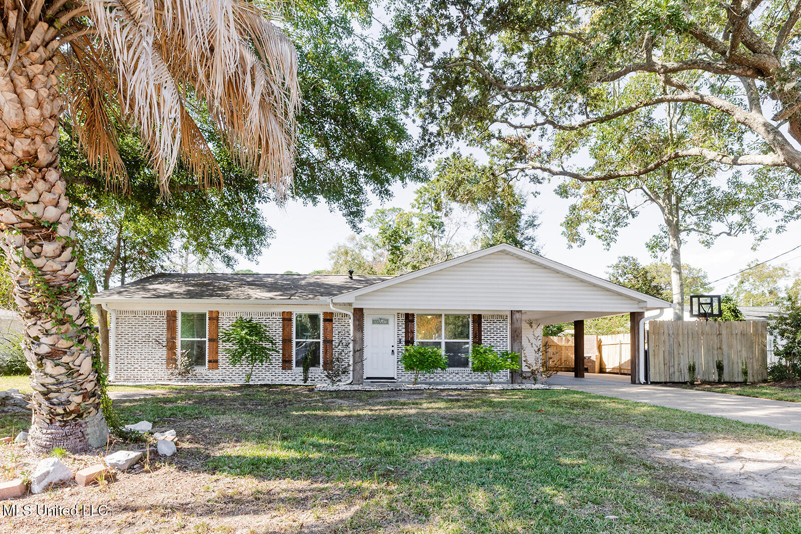 446 Hanley Road Ocean Springs, MS 39564 - Photo 4 of 42 A04A0623-HDR