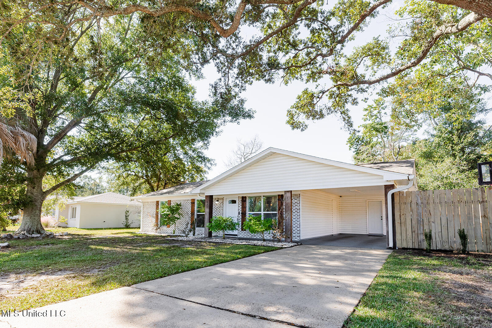 446 Hanley Road Ocean Springs, MS 39564 - Photo 5 of 42 A04A0621-HDR