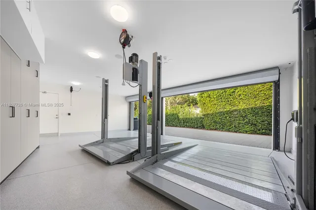 $4,295,000 | 9450 Southwest 98th Street, Miami, FL 33176