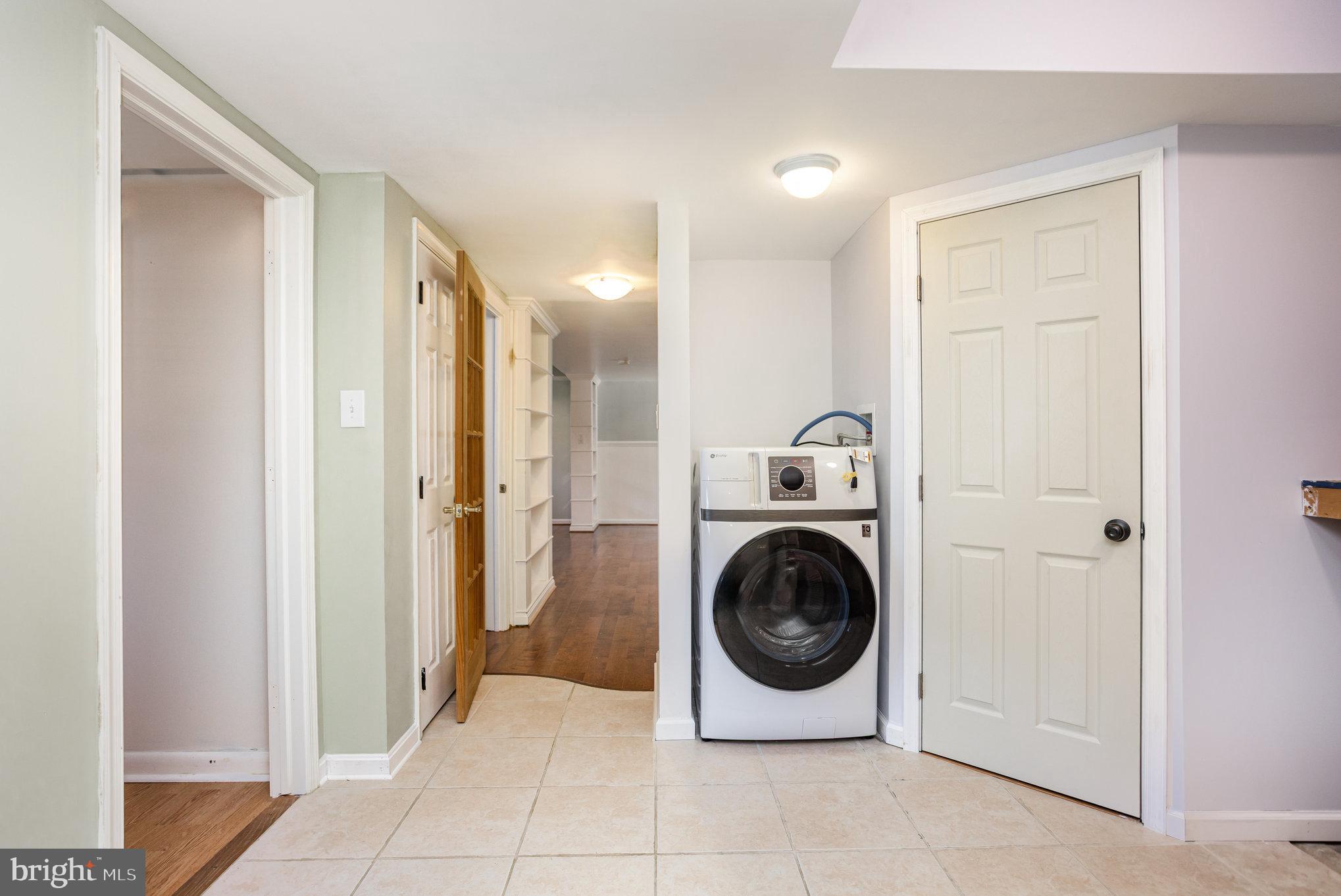 5 Kings Court Elkton, MD 21921 - Photo 19 of 34 a utility room with dryer and washer