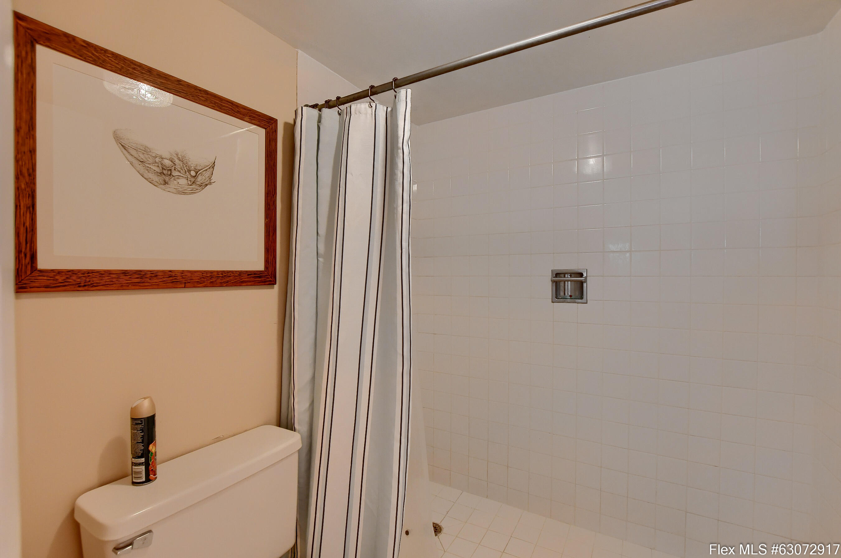 159 Northwest 70th Street, Unit 406 Boca Raton, FL 33487 - Photo 20 of 40 Guest Bath