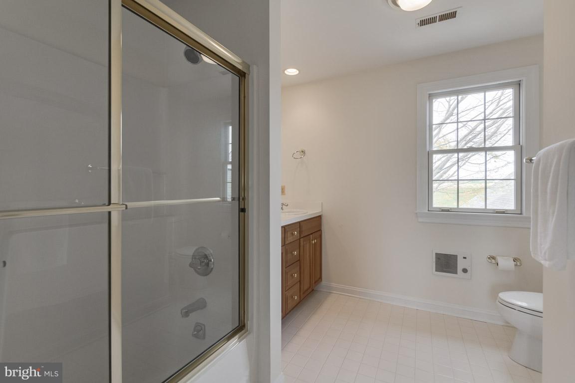 2633 Stockton Road Phoenix, MD 21131 - Photo 21 of 29 Bath