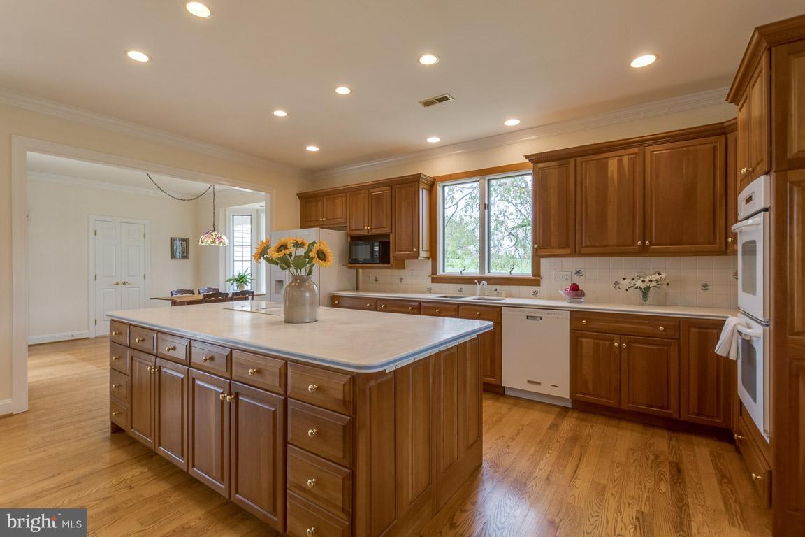 2633 Stockton Road Phoenix, MD 21131 - Photo 6 of 29 Kitchen