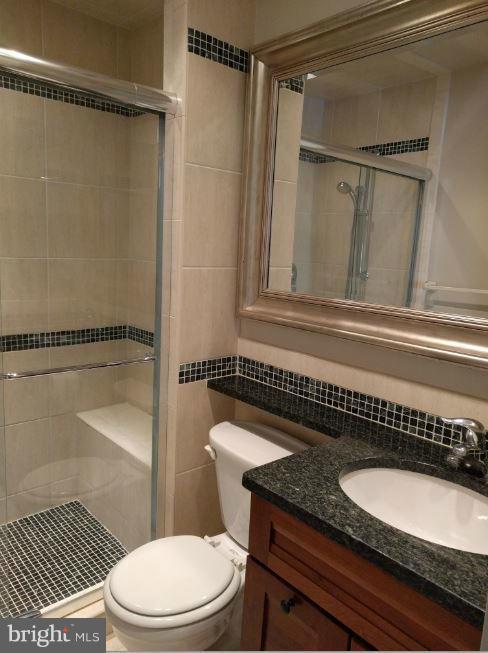 1805 Ivy Oak Square Reston, VA 20190 - Photo 5 of 8 Master bath with tile shower.