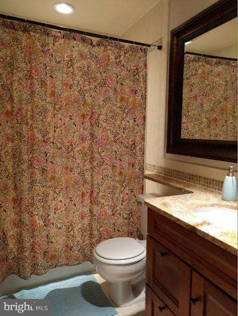 1805 Ivy Oak Square Reston, VA 20190 - Photo 6 of 8 Hall bath.