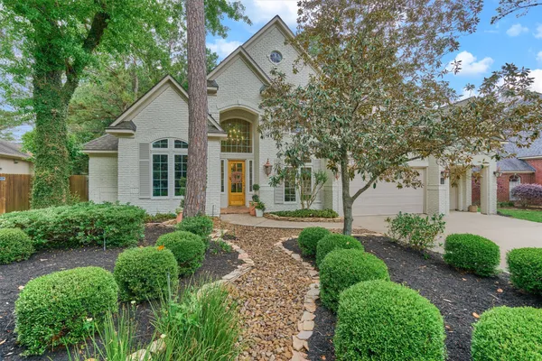 $999,990 | 170 North Taylor Point Drive, The Woodlands, TX 77382