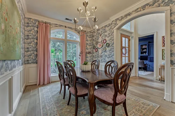 $999,990 | 170 North Taylor Point Drive, The Woodlands, TX 77382