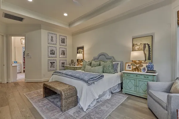 $999,990 | 170 North Taylor Point Drive, The Woodlands, TX 77382