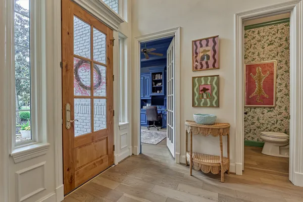 $999,990 | 170 North Taylor Point Drive, The Woodlands, TX 77382