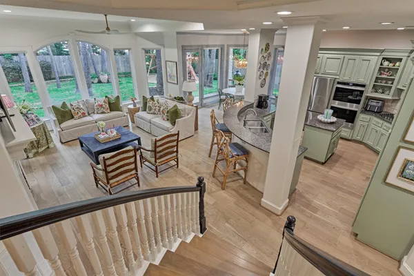 $999,990 | 170 North Taylor Point Drive, The Woodlands, TX 77382