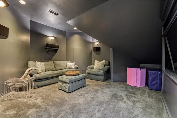 $999,990 | 170 North Taylor Point Drive, The Woodlands, TX 77382