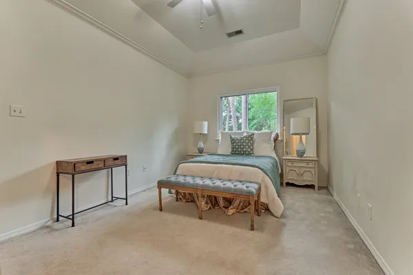 $999,990 | 170 North Taylor Point Drive, The Woodlands, TX 77382