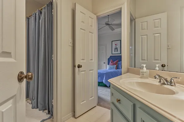 $999,990 | 170 North Taylor Point Drive, The Woodlands, TX 77382