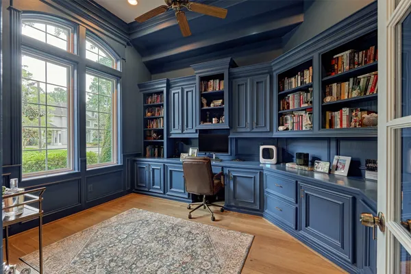 $999,990 | 170 North Taylor Point Drive, The Woodlands, TX 77382