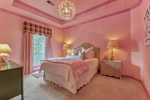 $999,990 | 170 North Taylor Point Drive, The Woodlands, TX 77382