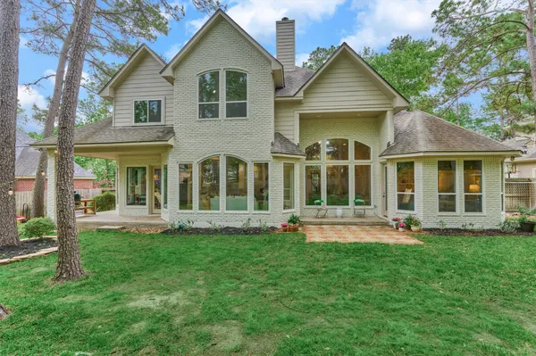 $999,990 | 170 North Taylor Point Drive, The Woodlands, TX 77382