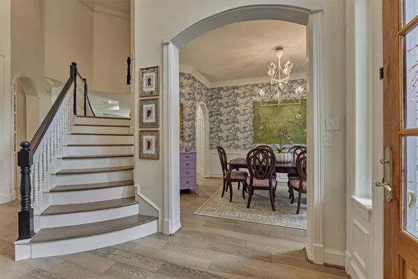 $999,990 | 170 North Taylor Point Drive, The Woodlands, TX 77382