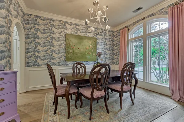 $999,990 | 170 North Taylor Point Drive, The Woodlands, TX 77382