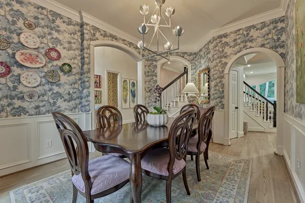 $999,990 | 170 North Taylor Point Drive, The Woodlands, TX 77382