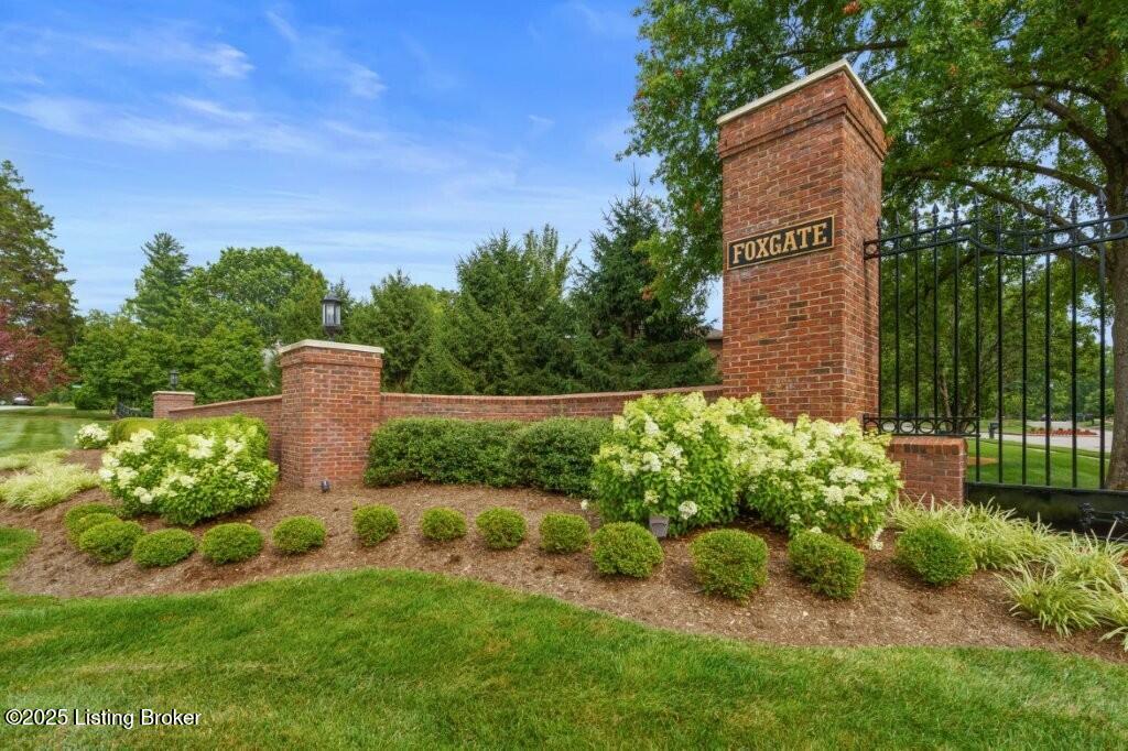 813 Foxgate Road Louisville, KY 40223 - Photo 63 of 63 65