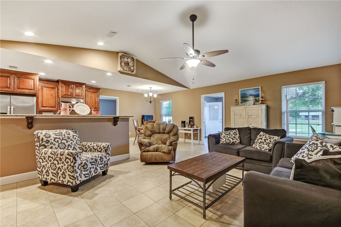 171648 Bay Road Hilliard, FL 32046 - Photo 9 of 35 Gallery Image 9