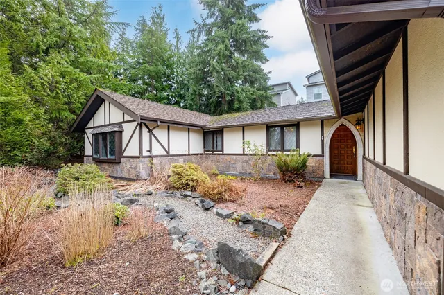 $700,000 | 5032 122nd Street Southeast, Everett, WA 98208