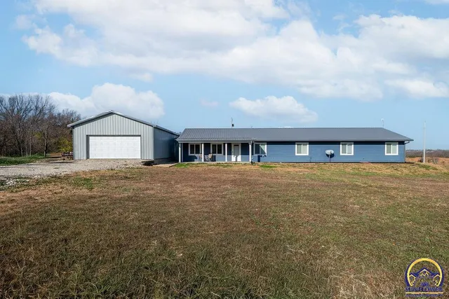 $384,900 | 11850 R5 Lane, Hoyt, KS 66440