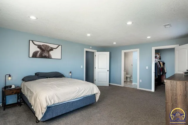 $384,900 | 11850 R5 Lane, Hoyt, KS 66440