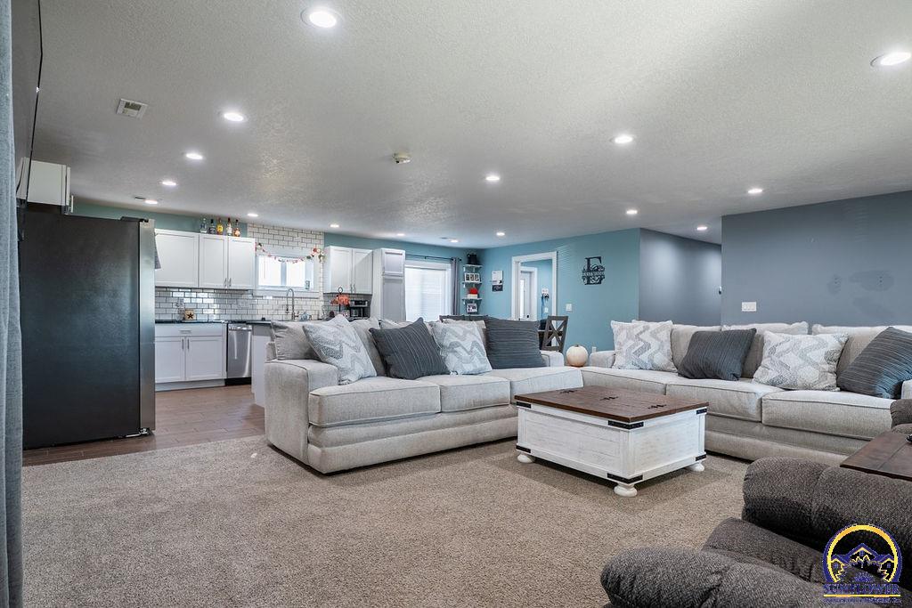 11850 R5 Lane Hoyt, KS 66440 - Photo 4 of 30