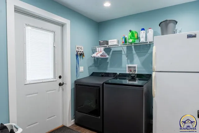 $384,900 | 11850 R5 Lane, Hoyt, KS 66440