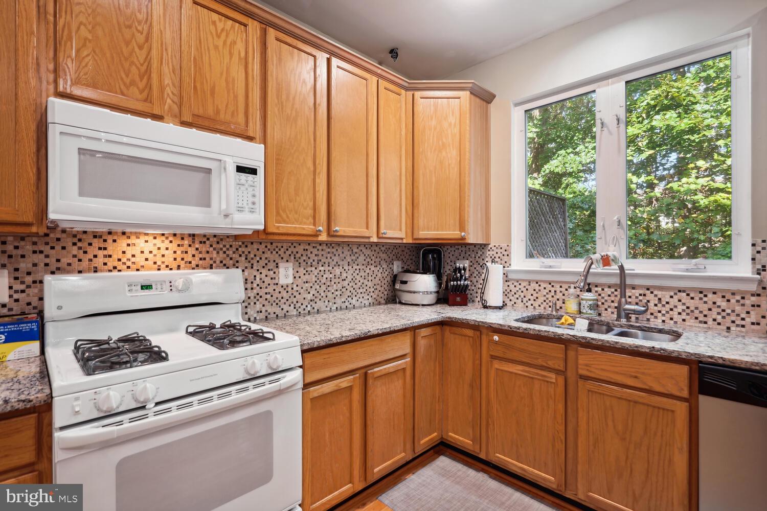 4151 Brookgreen Drive Fairfax, VA 22033 - Photo 12 of 29