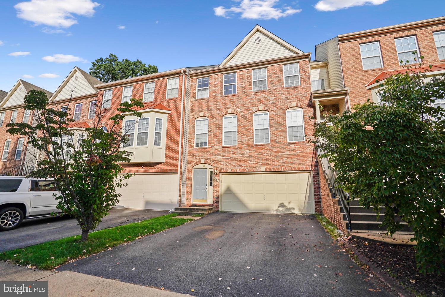 4151 Brookgreen Drive Fairfax, VA 22033 - Photo 3 of 29